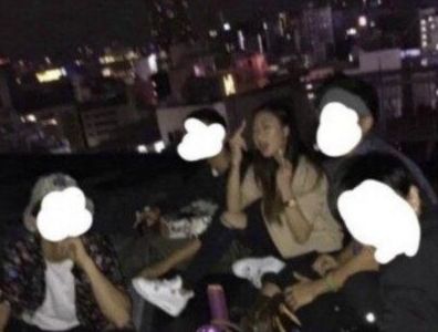 暴露された文章と一緒にアップされた写真
