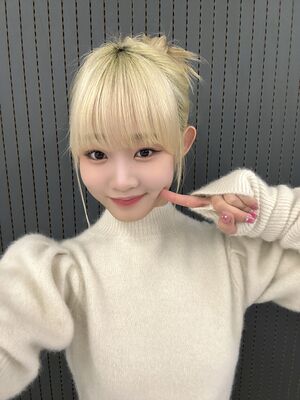 飯田栞月.jpg